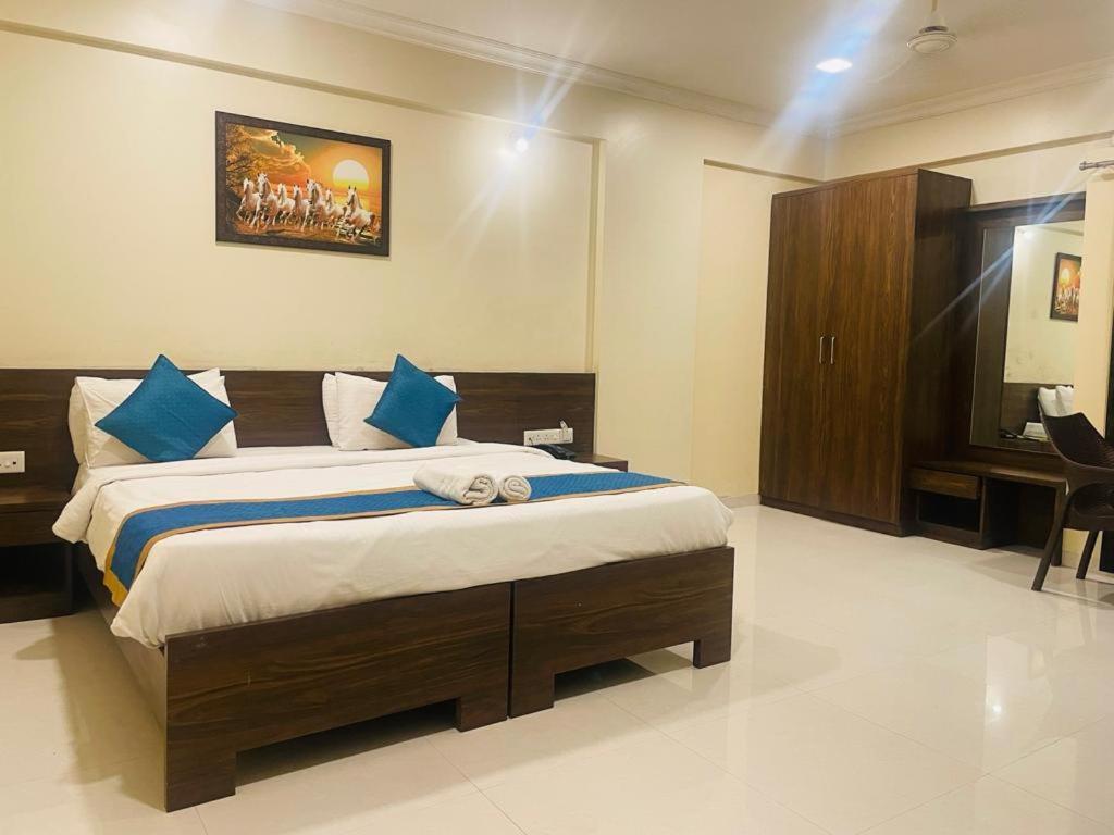 Twin executive room at Kedari Residency