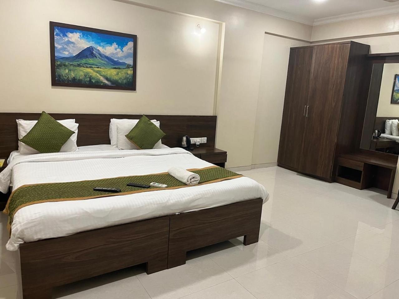 Twin executive room beds